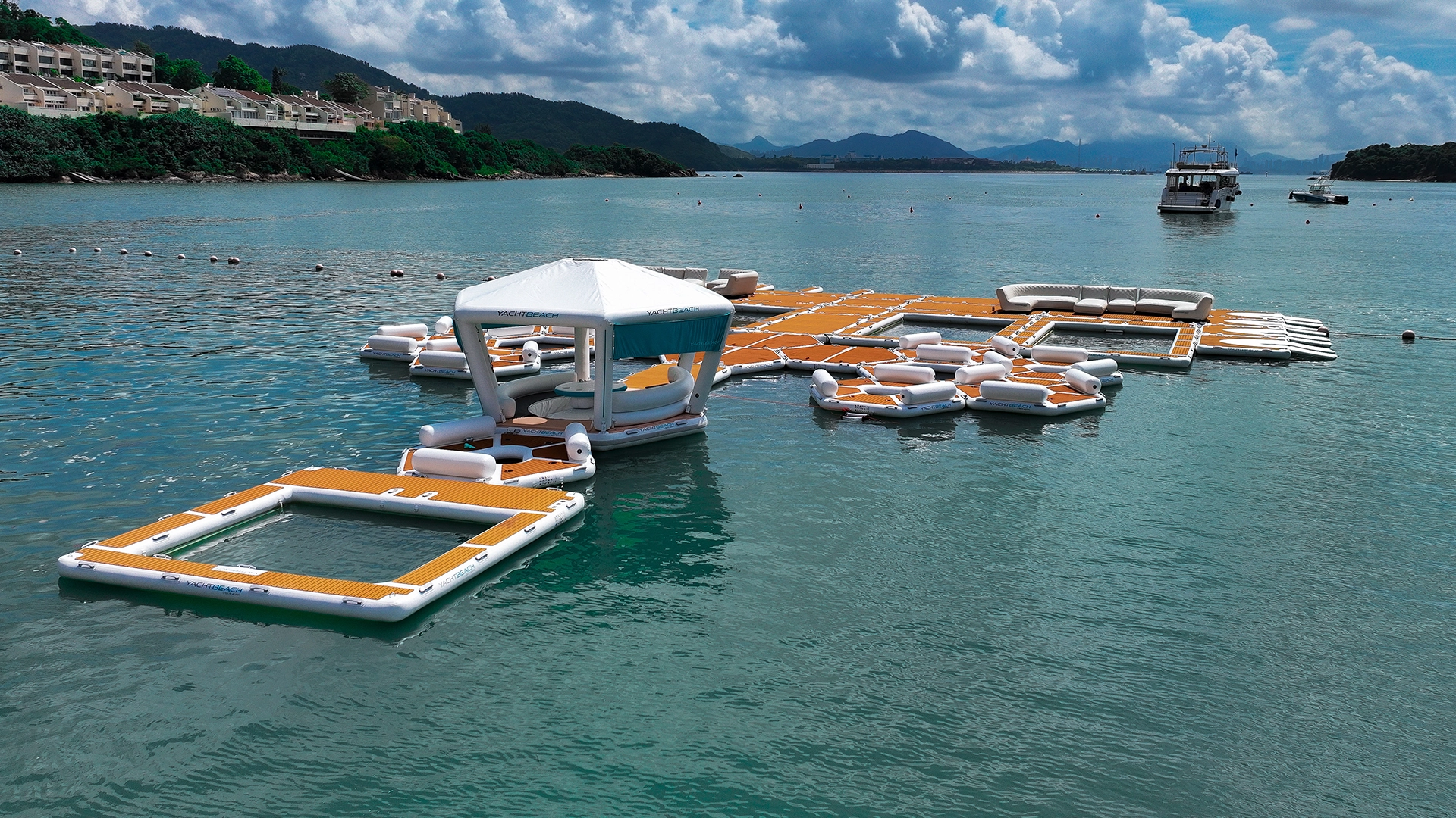 Floating Lounges